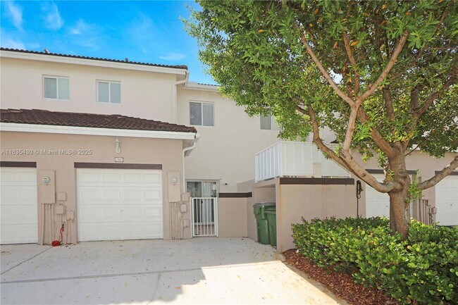 1945 SE 24th Ave in Homestead, FL - Building Photo - Building Photo