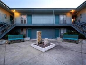 305 W 35th St in Austin, TX - Building Photo - Building Photo