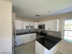 1640 Moreno Ave in Ft. Myers, FL - Building Photo - Building Photo