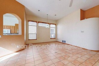 10219 Sand Sage Dr NW in Albuquerque, NM - Building Photo - Building Photo