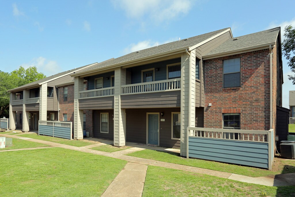 Inverness Apartments in Broken Arrow, OK
