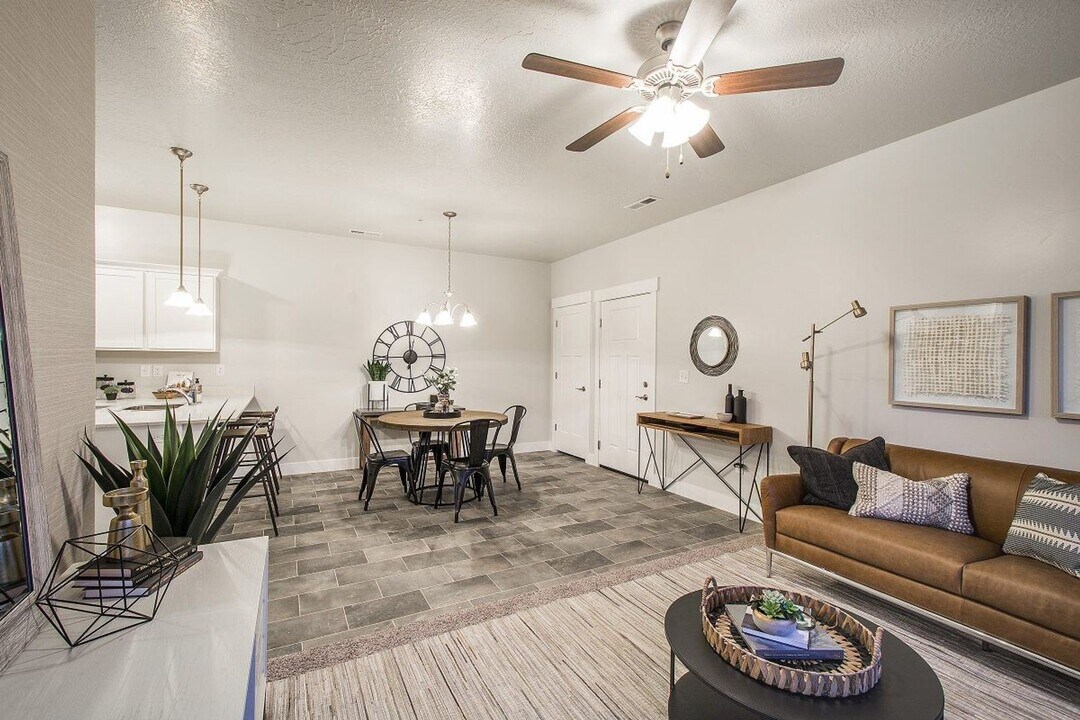 3723 2280 N in Lehi, UT - Building Photo
