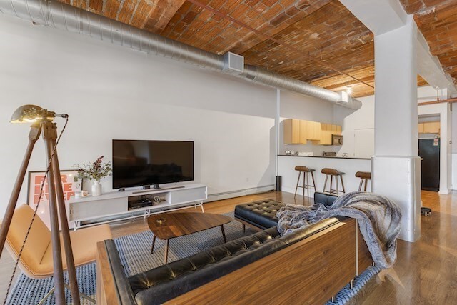 717 Atlantic Ave in Boston, MA - Building Photo
