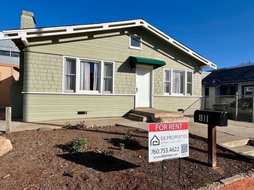 811 2nd St in Encinitas, CA - Foto de edificio