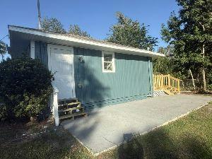 property at 1250 Lakeview Dr