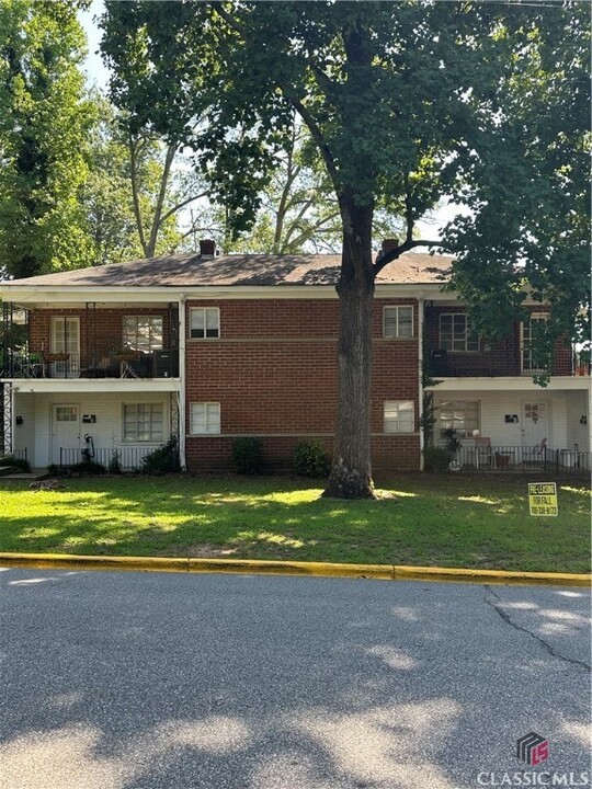 475 Bloomfield St in Athens, GA - Building Photo