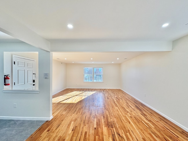87 Chadwick Ave