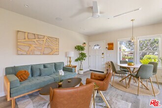 725 N Harvard Blvd in Los Angeles, CA - Building Photo - Building Photo