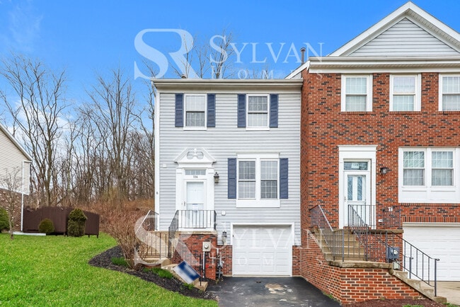 116 Meadow Gap Dr in Monroeville, PA - Building Photo - Building Photo