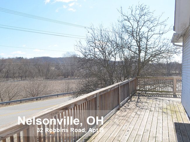 32 Robbins Rd, Unit Apt B in Nelsonville, OH - Building Photo - Building Photo