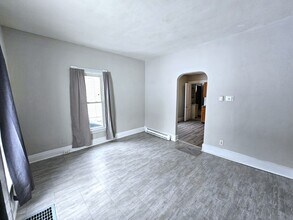 132 Union St N, Unit 1 in Battle Creek, MI - Building Photo - Building Photo