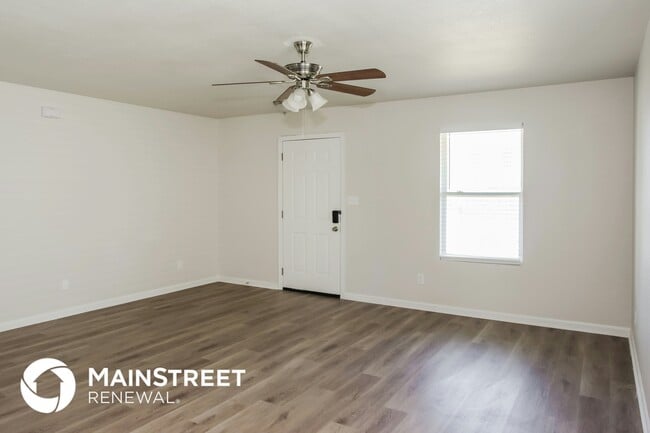 129 Elmhurst Dr in Harvest, AL - Foto de edificio - Building Photo