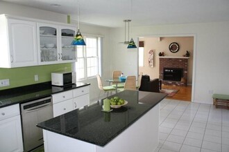 5 Hemlock Ln in Framingham, MA - Building Photo - Building Photo