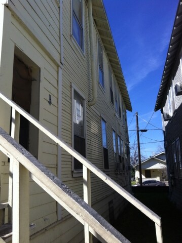 1712-1718 N Olive St in San Antonio, TX - Foto de edificio - Building Photo