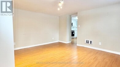 818 Buttonbush Ct in Oshawa, ON - Building Photo - Building Photo