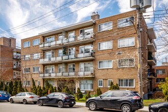 3355 Decelles Pl in Montréal, QC - Building Photo - Building Photo