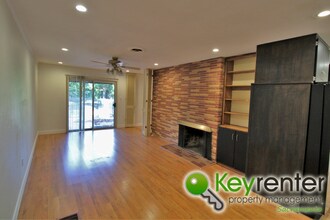 4741 Foster Way in Carmichael, CA - Building Photo - Building Photo