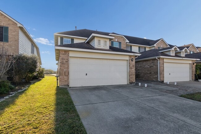 property at 4522 Park Trail Ln