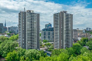 Ramsden Place in Toronto, ON - Building Photo