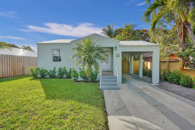 306 SE 1st Ave in Delray Beach, FL - Building Photo - Building Photo