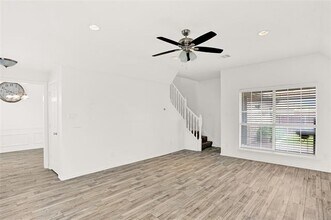 1927 Pinecrest Dr in Carrollton, TX - Building Photo - Building Photo