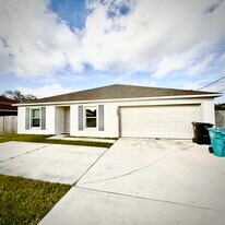 1205 SW Alcantarra Blvd in Port St. Lucie, FL - Building Photo