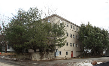 30 Cedar St in Augusta, ME - Foto de edificio - Building Photo