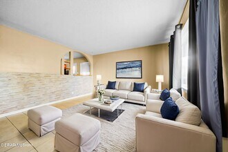 5656 Kensington Cir in El Paso, TX - Building Photo - Building Photo