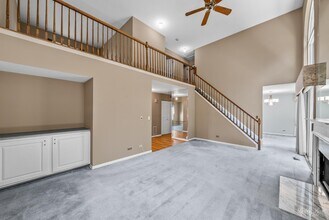 800 E Saratoga Cir in Island Lake, IL - Building Photo - Building Photo