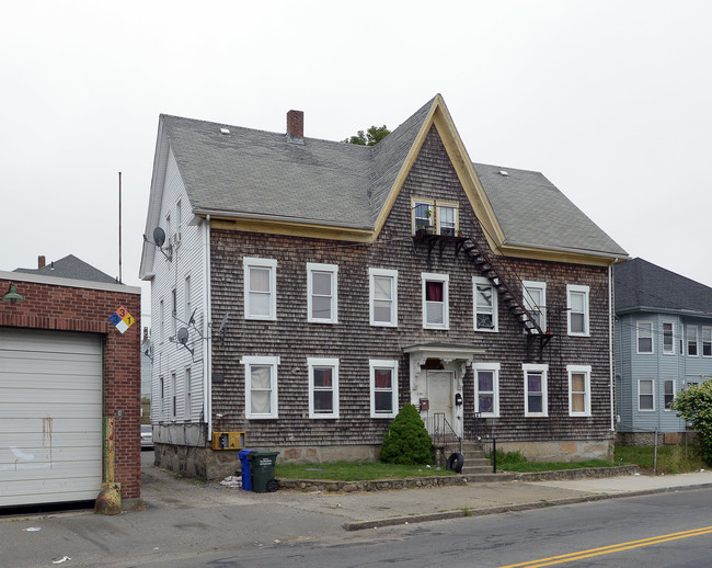 2195 Purchase St in New Bedford, MA - Building Photo - Building Photo