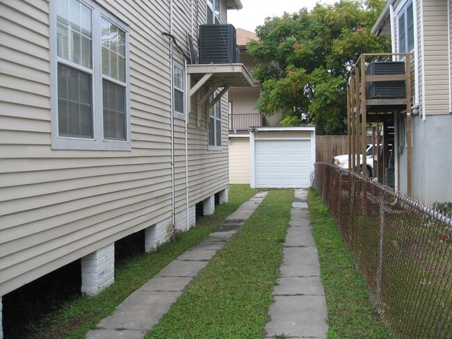 4305 S Johnson St in New Orleans, LA - Building Photo - Building Photo