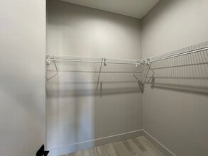 604 Bloomfield in Bloomfield, NJ - Foto de edificio - Building Photo