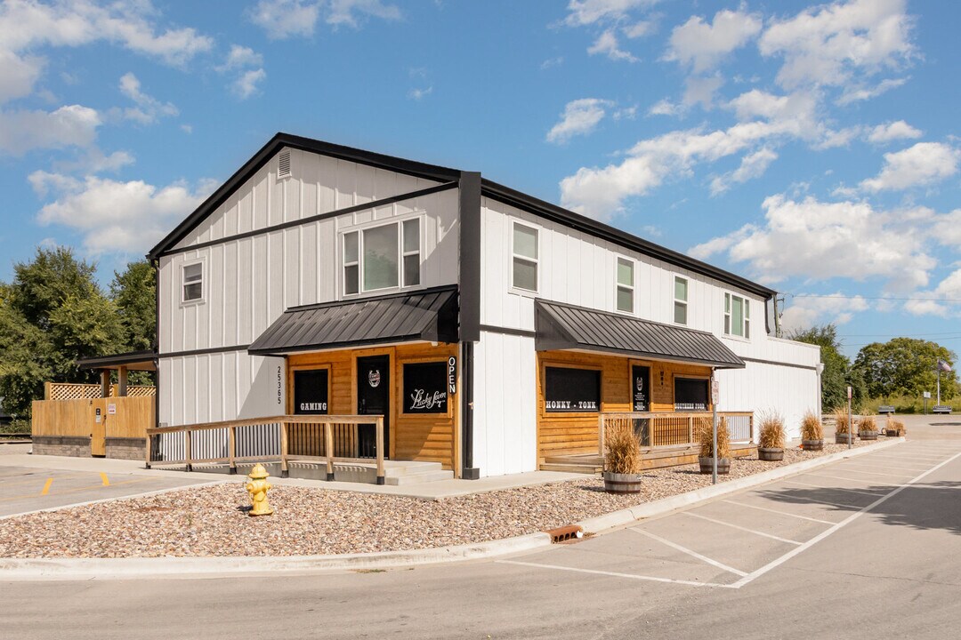 25365 S Fryer St in Channahon, IL - Building Photo