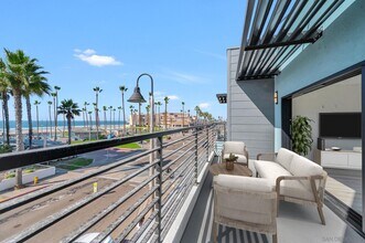 809 Seacoast in Imperial Beach, CA - Foto de edificio - Building Photo