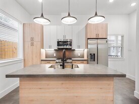 7033 Avenue N in Houston, TX - Building Photo