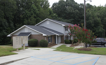 Oakvale Apartments in Cowpens, SC - Building Photo - Building Photo