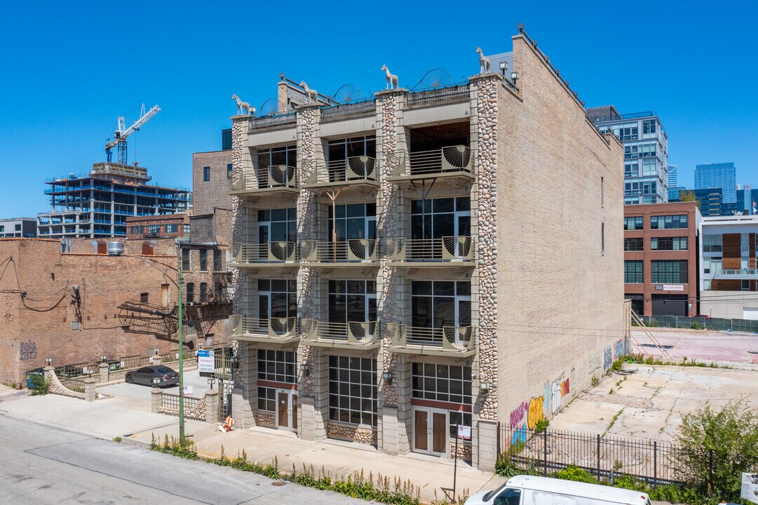 165 N May St in Chicago, IL - Building Photo