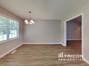 2112 McKinnon Dr in Clayton, NC - Building Photo - Building Photo