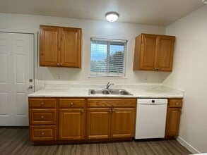 Concordia Apartments in Tacoma, WA - Foto de edificio - Interior Photo