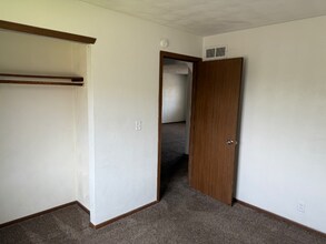 4 Brown Ct in Davenport, IA - Building Photo - Building Photo