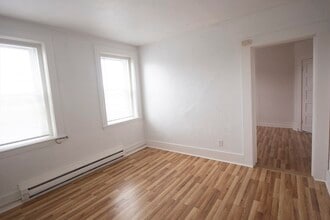 1076 Washington St in Norwood, MA - Building Photo - Building Photo