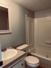 1800 N Live Oak St in Rockport, TX - Building Photo - Building Photo