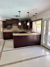3213 S Griset Pl in Santa Ana, CA - Building Photo - Building Photo