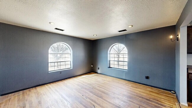 1206 Cuba Rd in Socorro, NM - Foto de edificio - Building Photo