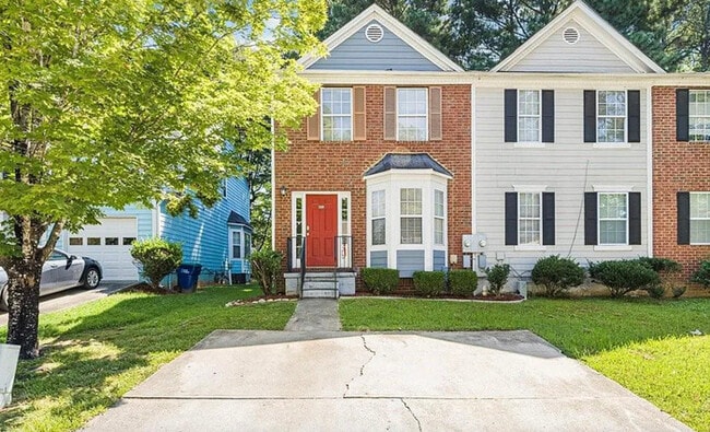 property at 5910 Hampton Ct