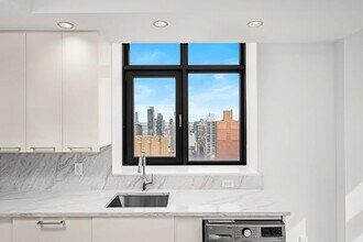 49 E 34th St in New York, NY - Building Photo - Building Photo