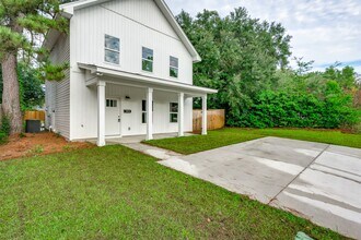 915 S Kilbourne Rd in Columbia, SC - Building Photo - Building Photo
