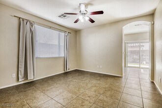 10230 Lupine Meadow Dr in Las Vegas, NV - Building Photo - Building Photo