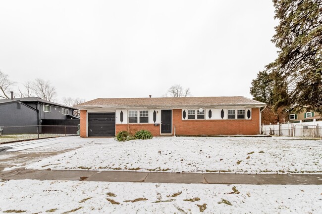 4793 Carbondale Dr in Columbus, OH - Foto de edificio - Building Photo