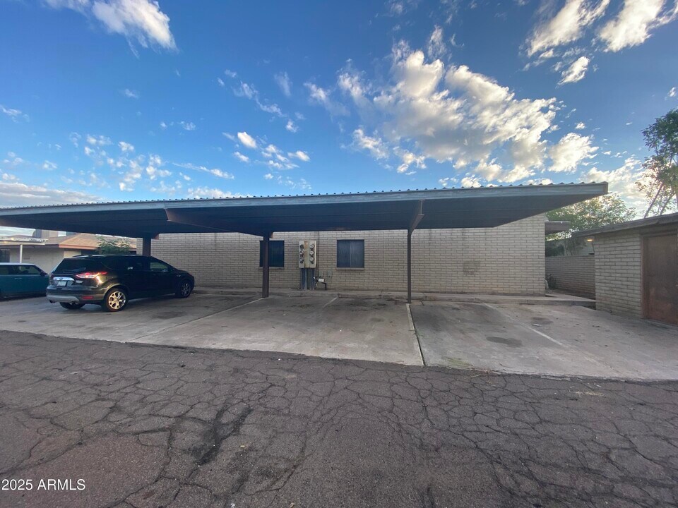 416 W Pebble Beach Dr in Tempe, AZ - Building Photo